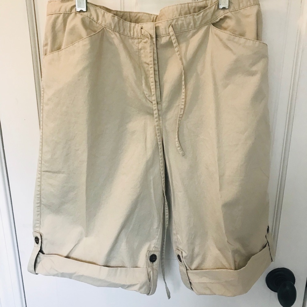 ⭐️Saks Fifth Avenue Shorts